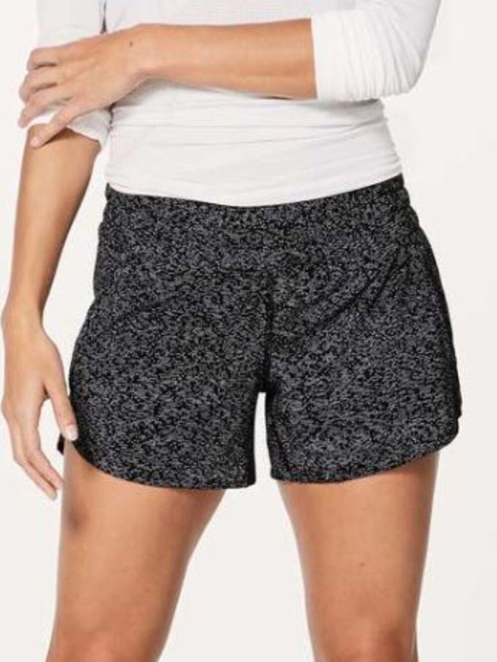 Lululemon Tracker Short 4" - Speckled Black & White - Size 8